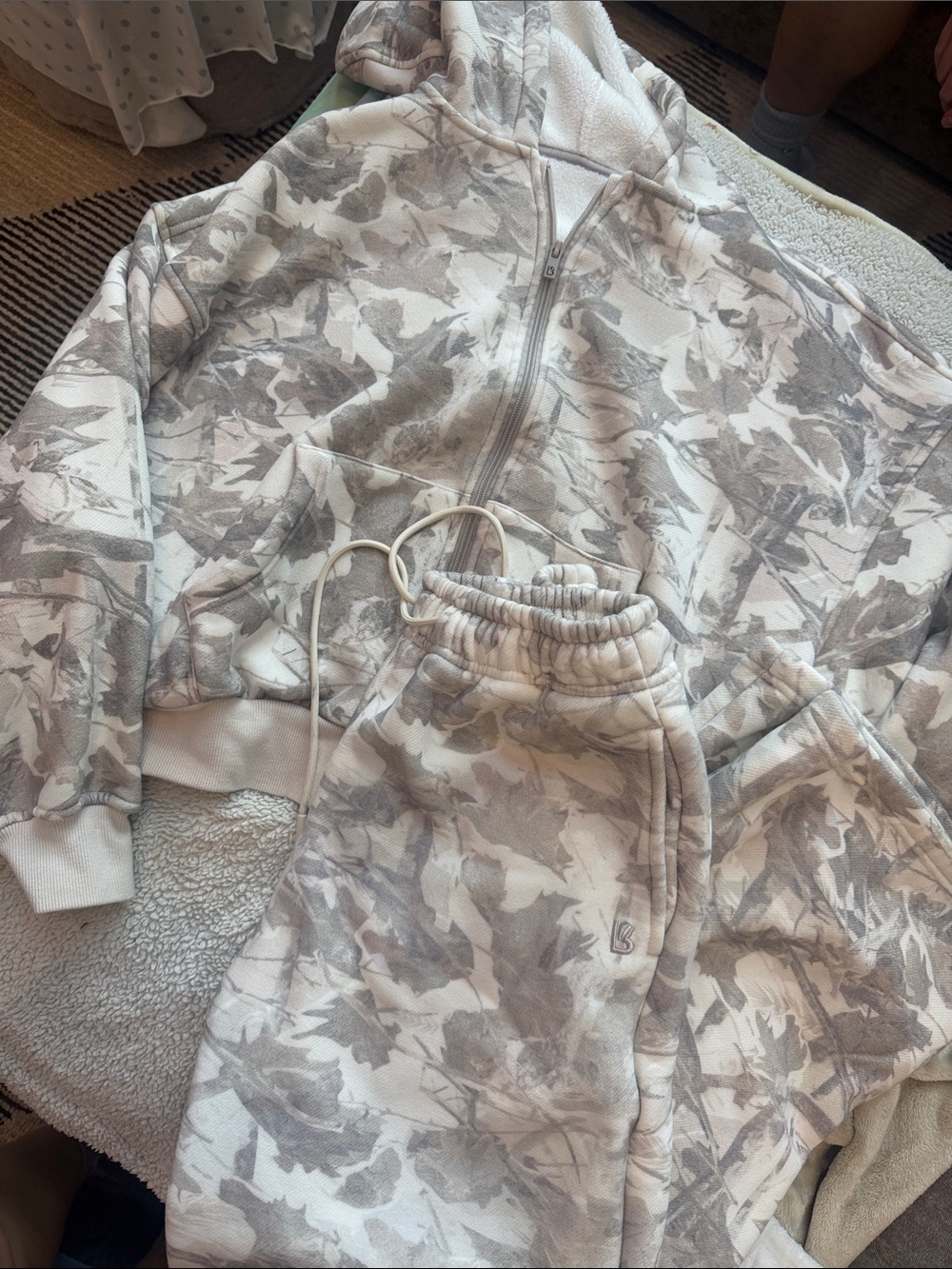 BuffBunny Neutral Leaf-Print Zip Hoodie & Joggers — Cream and Gray